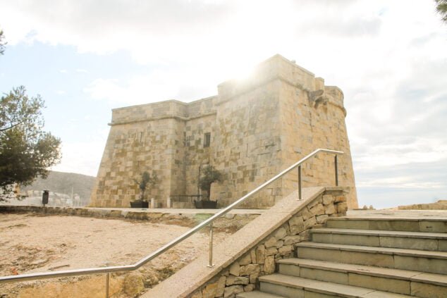 Imagen: Accesos al Castell de Moraira