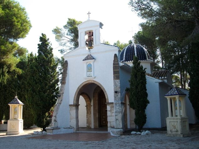 Imagen: Exterior de la ermita del Santísimo Cristo del Calvario de Gata de Gorgos