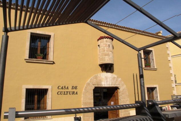 Imagen: Exterior de la Casa de Cultura de Ondara