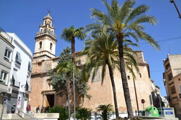 Imagen: Exterior de la iglesia de la Asunción de Pego