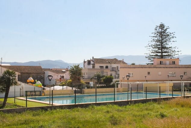 Imagen: Imagen general de la piscina municipal de Ràfol d'Almúnia