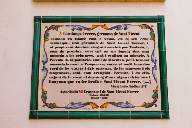 Imagen: Azulejo conmemorativo de la visita de Sant Vicent Ferrer a Teulada Moraira