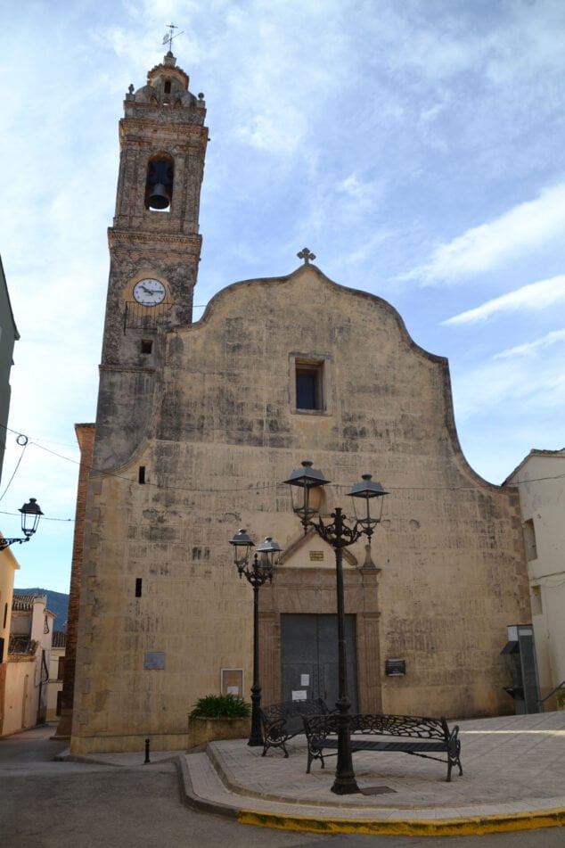 Imagen: Vista general de la Iglesia de la Natividad de Nuestra Señora de Alcalalí