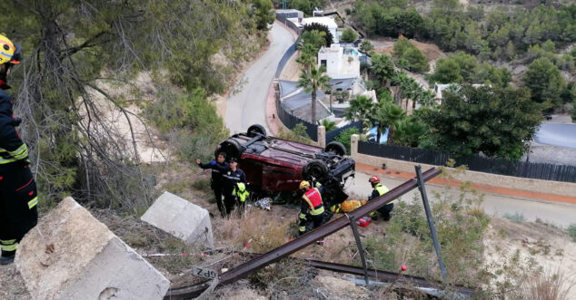 Un Coche Se Precipita Cuesta Abajo En Benissa Con Dos Menores Y Una