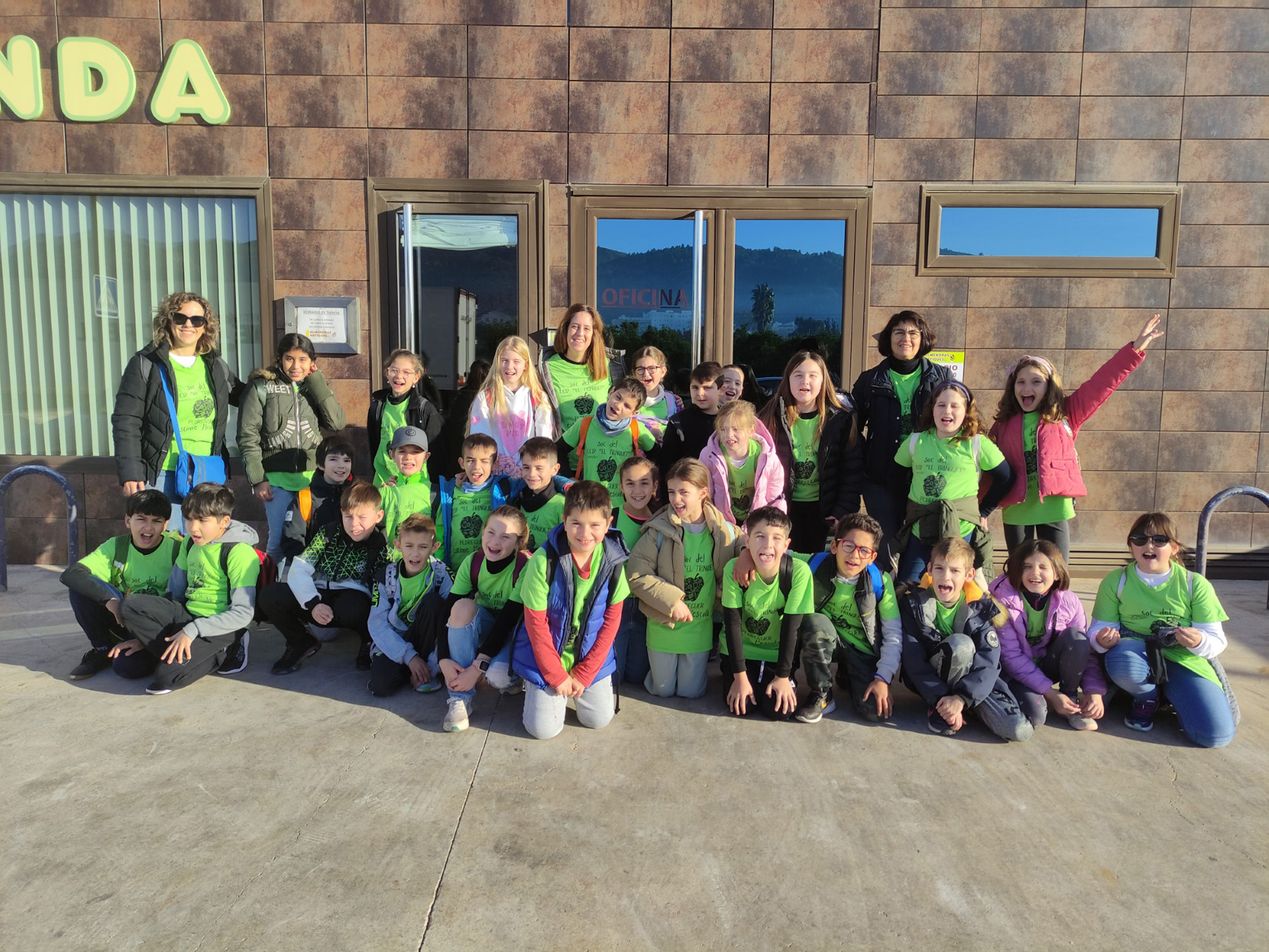 Alumnos De Ceip El Trinquet Visitan F Bricas De Pedreguer