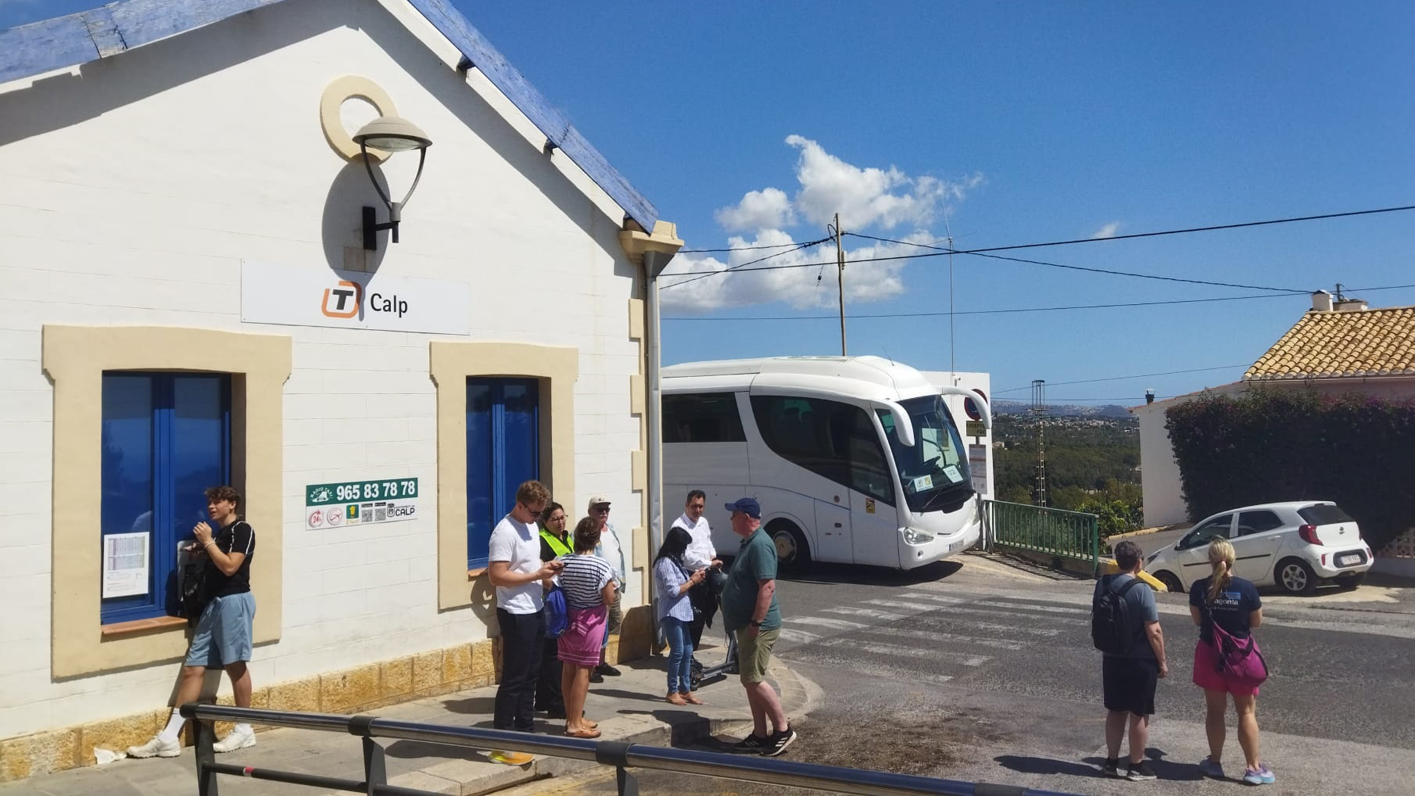 Autobús del TRAM d Alacant en la estación de Calp LaMarinaAlta