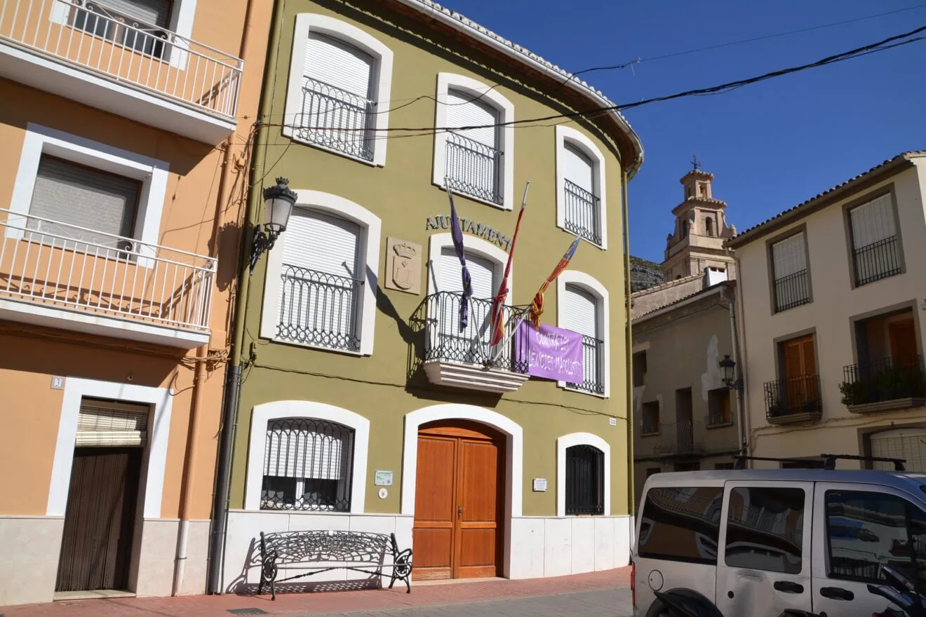 Fachada del ayuntamiento de Benigembla