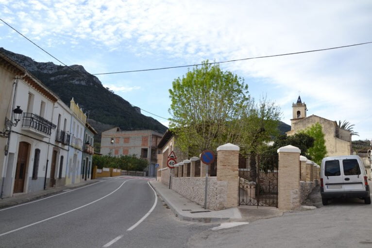 Carretera por la Llosa de Camatxo