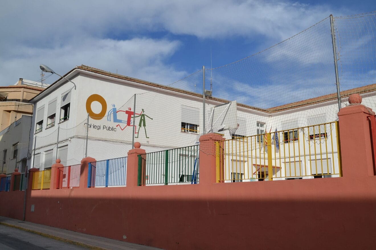 Colegio Oltà de Calp, en una vista general