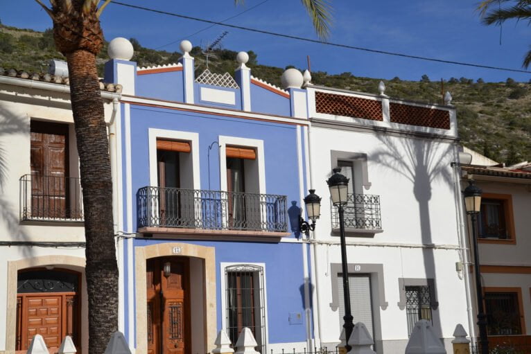 Detalle de unas casas en la Llosa de Camatxo