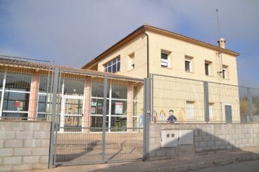 exterior colegio cavall verd vall de laguar