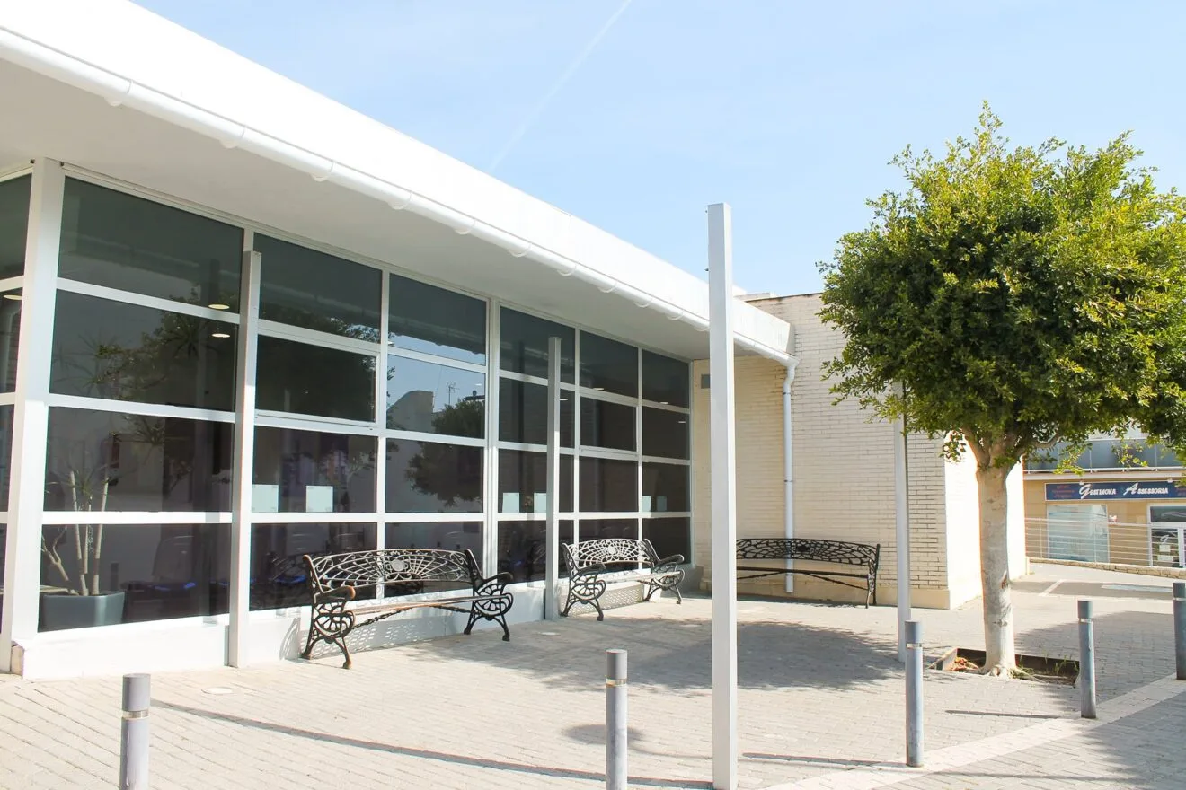 Exterior del consultorio médico de Benitatxell