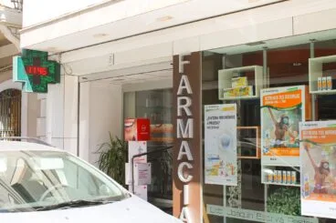 Exterior de la farmacia de Orba