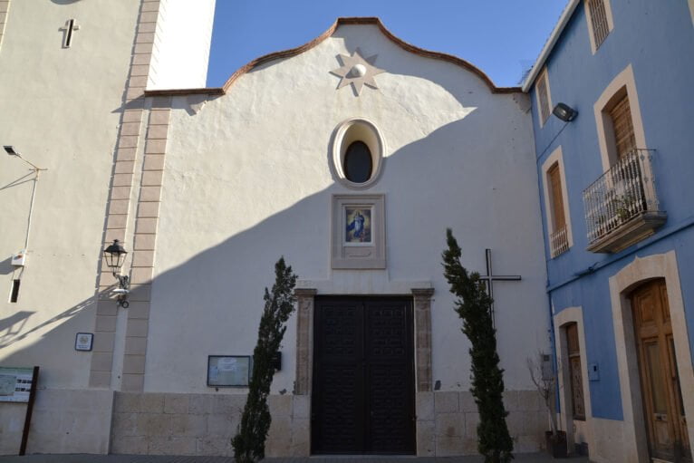 Fachada de la iglesia de Parcent