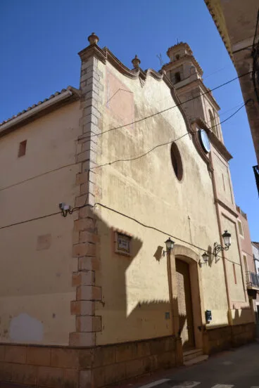 Vista completa de la iglesia de Benigembla