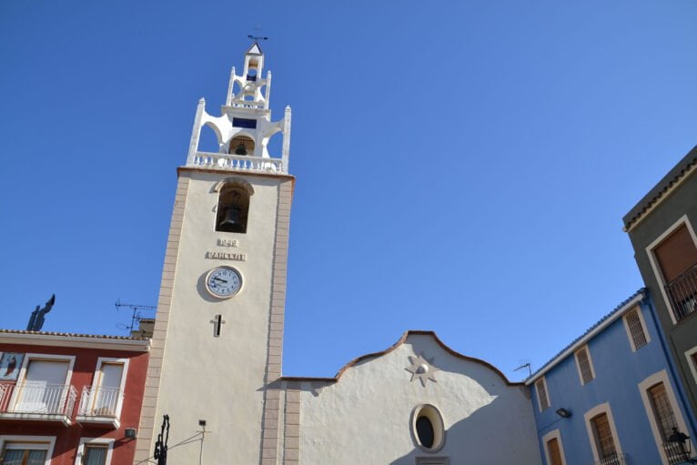 Vista general de la iglesia de la Purísima Concepción de Parcent