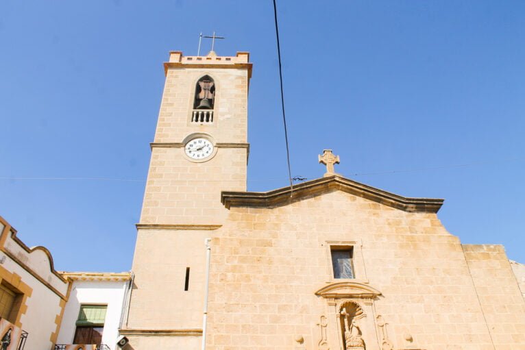 Vista general de la iglesia de Santa María Magdalena de Benitatxell