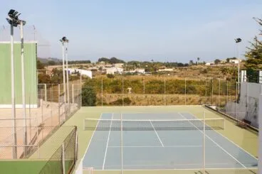 Pista de tenis del polideportivo de Benitatxell