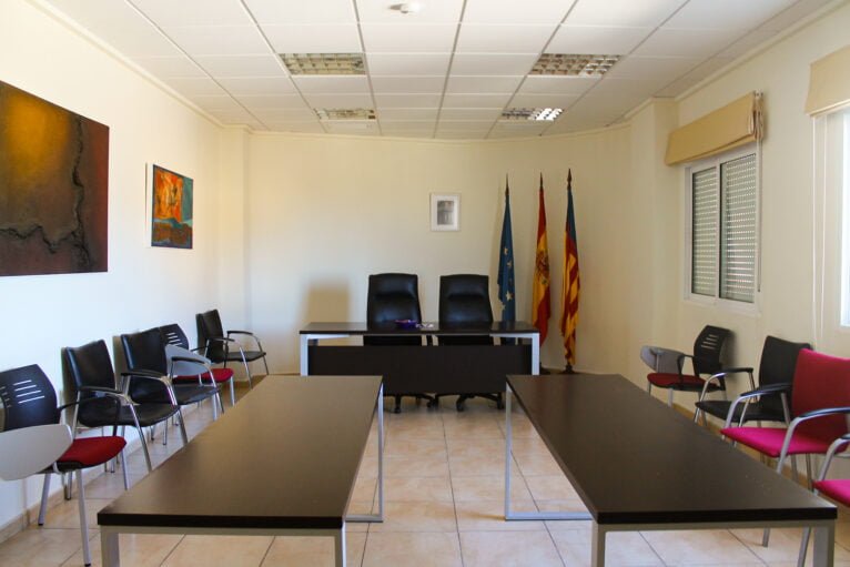 Salón de plenos del Ayuntamiento de Benidoleig