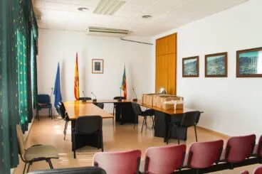 Salón de plenos del Ayuntamiento de Orba