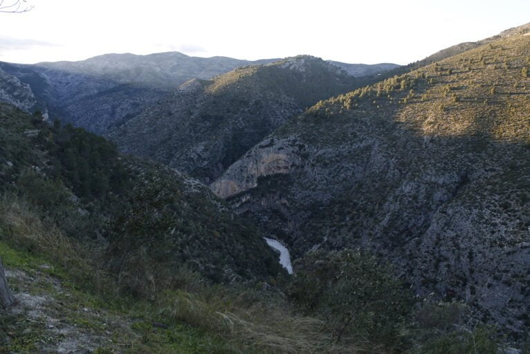 Vista del Barranc de l'Infern y el cauce del río Girona desde Campell, Vall de Laguar