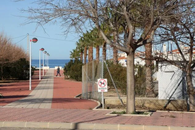 accesos playa almadrava els poblets