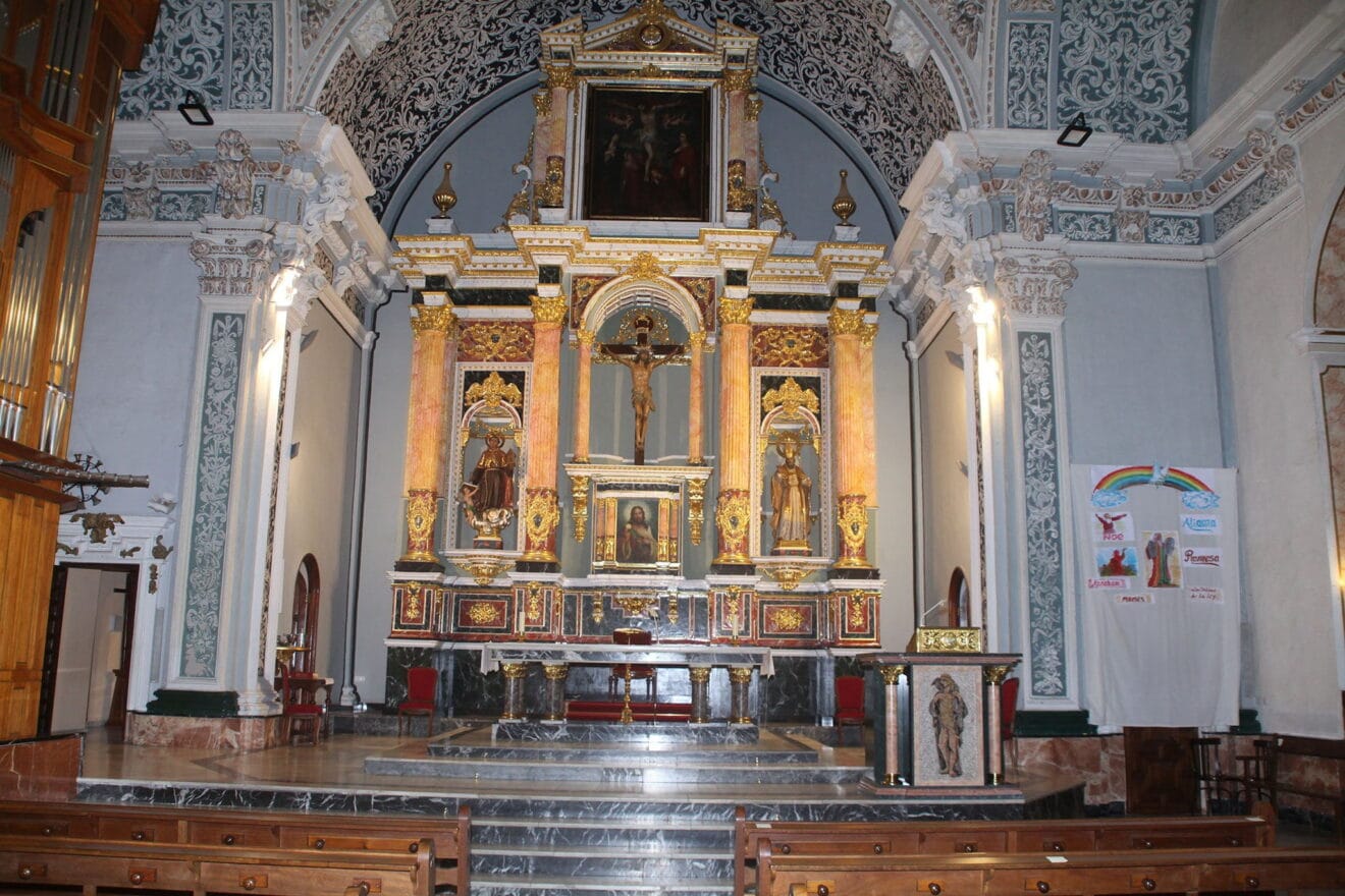 Altar de la església de la Santa Creu de Pedreguer