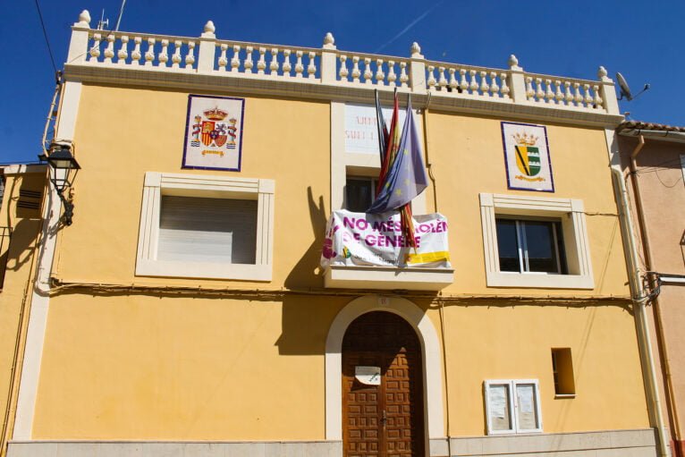 Exterior del ayuntamiento de Sanet i Negrals