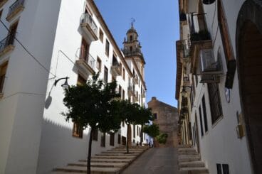 Imagen de una calle del centro de Pego