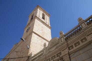 Campanario de la església de la Santa Creu de Pedreguer