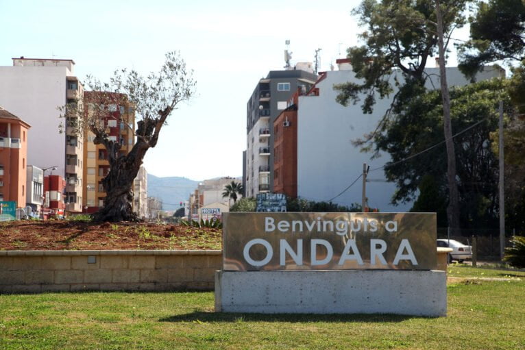 Cartel de bienvenida a Ondara