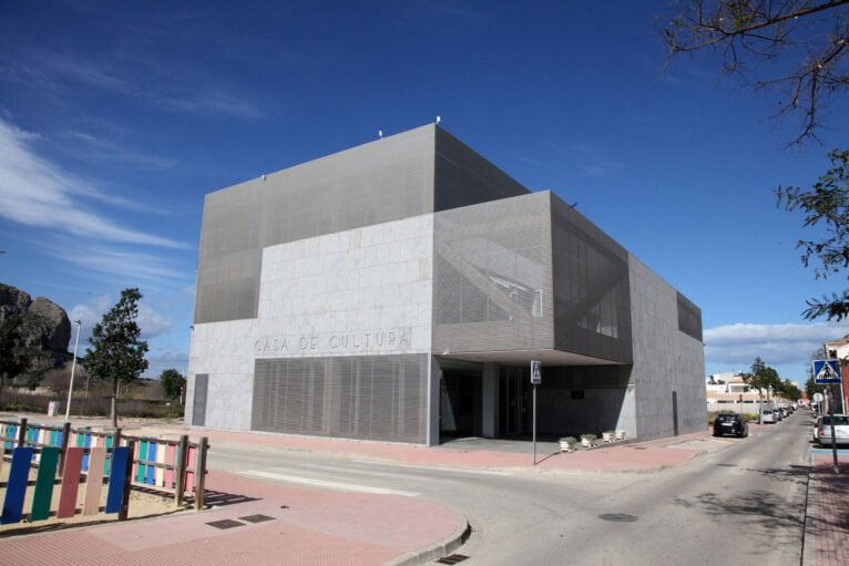 Fachada de la Casa de Cultura de Vergel