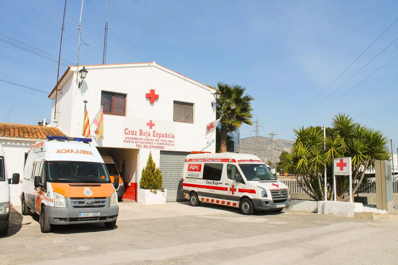 Exterior del puesto de socorro de Cruz Roja en Teulada, situado en la carretera N-332