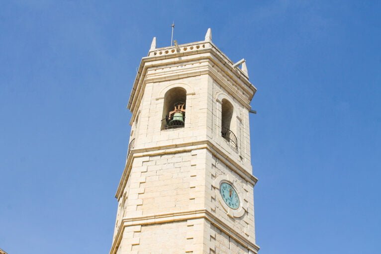 Detalle del campanario de la Iglesia de Santa Catalina de Teulada