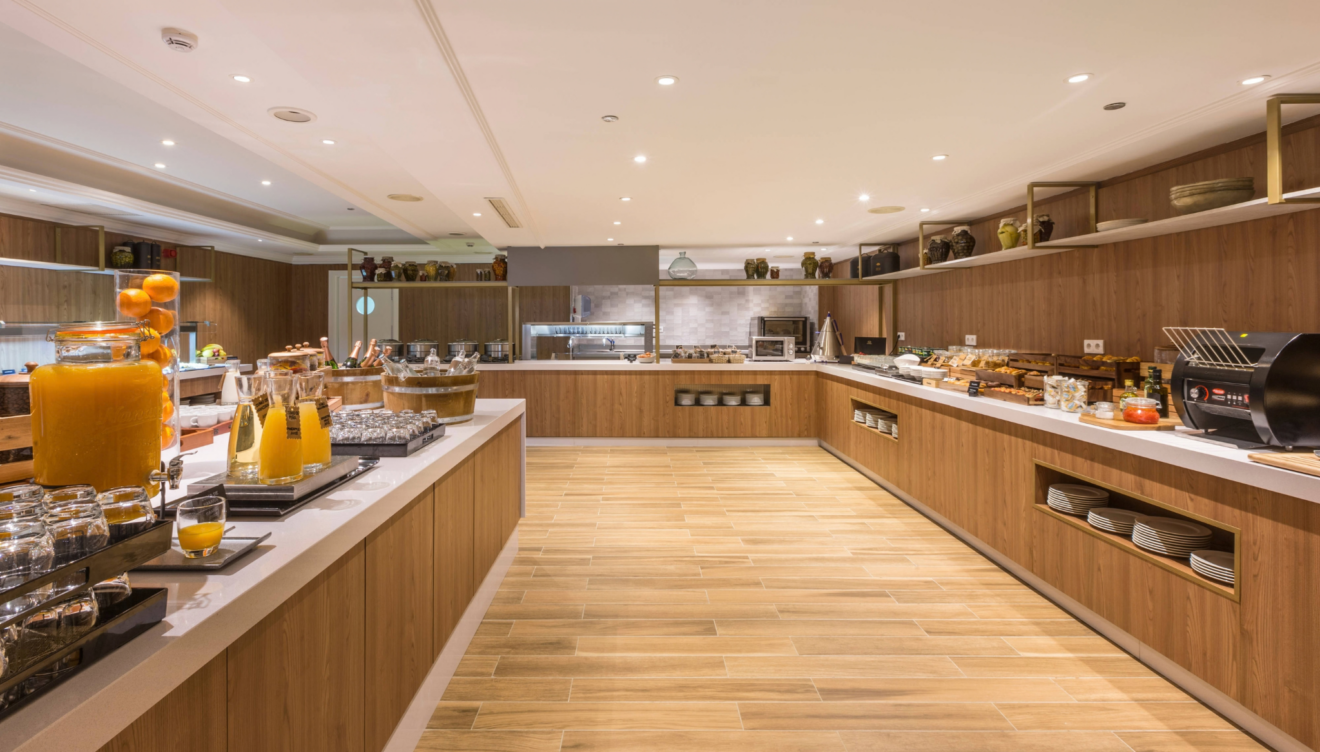 Disfruta del buffet que ofrece el Hotel Marriot