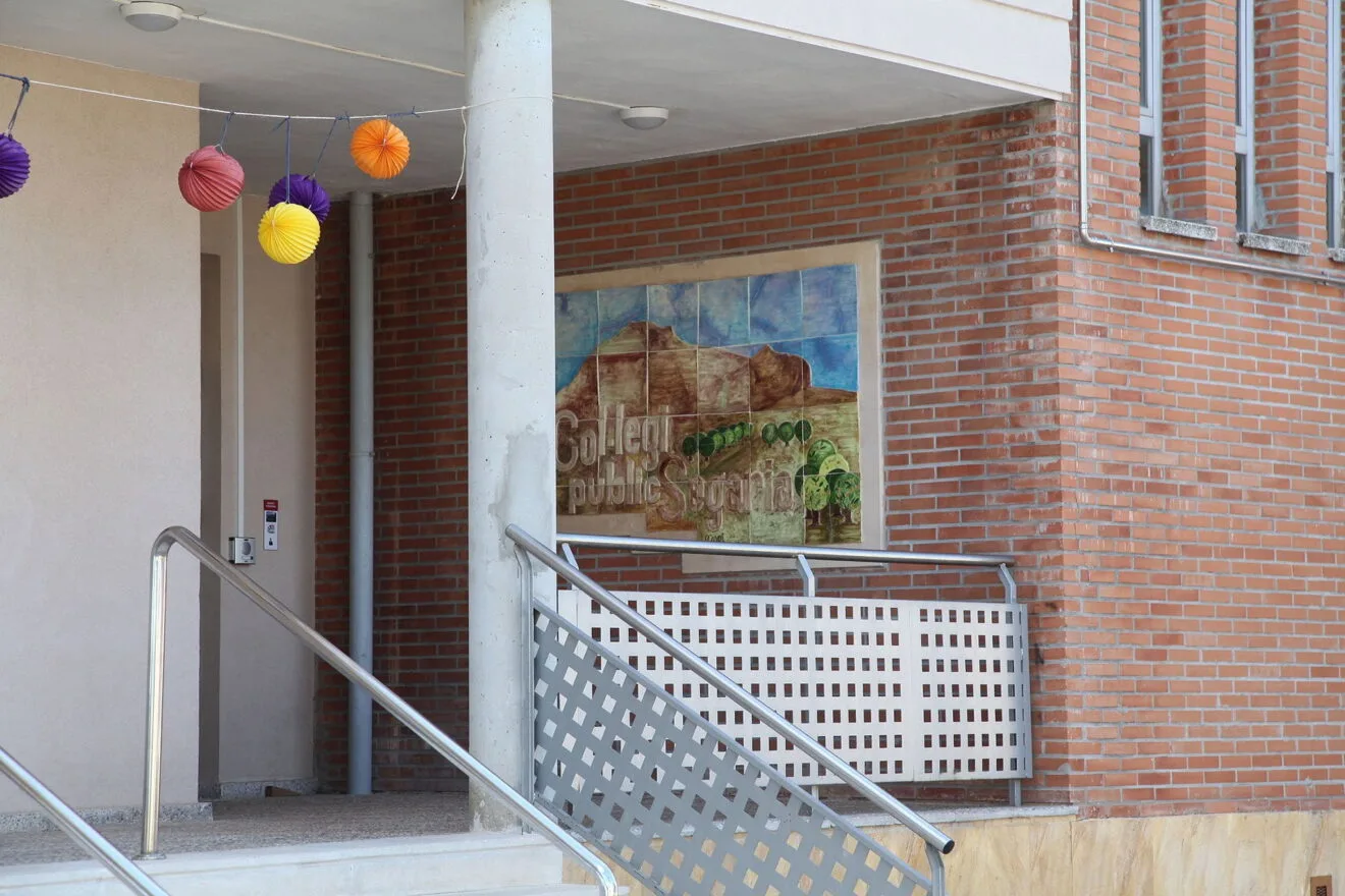 Entrada del colegio Segària del Verger