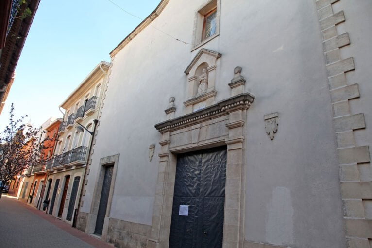 Entrada de la Iglesia de Santa Ana de Ondara