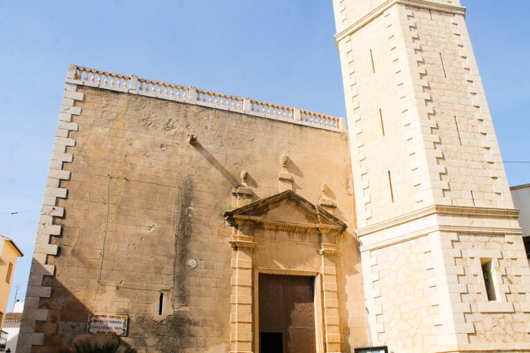 Entrada de la Iglesia de Santa Catalina de Teulada