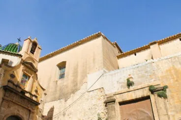Vista general de la Iglesia de Santa Catalina de Teulada