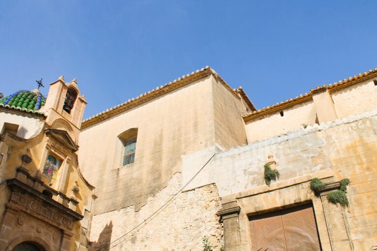 Vista general de la Iglesia de Santa Catalina de Teulada