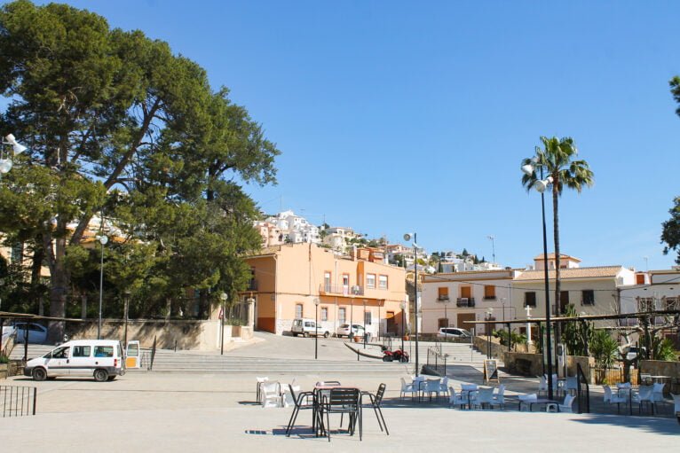 Imagen de la Plaça del Crist de Sanet i Negrals