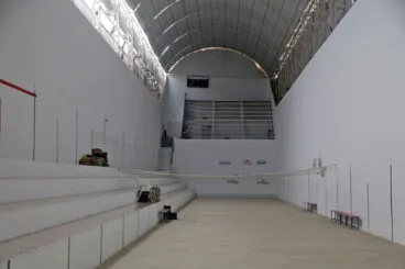 Interior del trinquet de Pedreguer