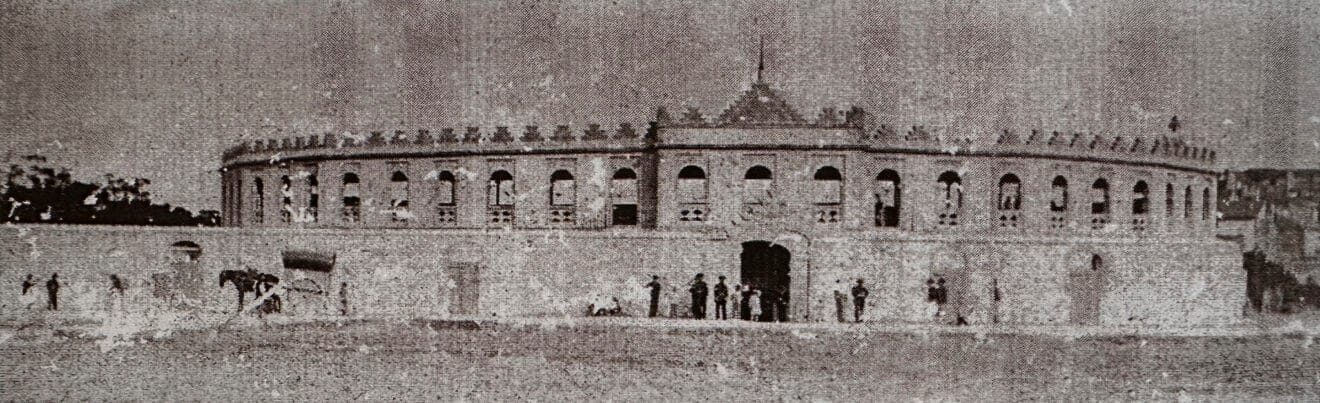 La plaza de toros de Ondara en 1901 - Foto del fondo de Enrique Boluda Iñareta en el libro 'Toros en Dénia y la Marina Alta'
