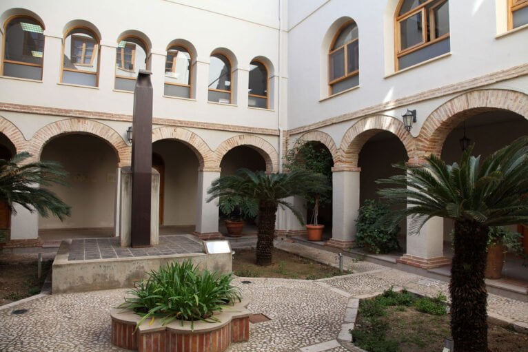 Patio central del Convento de la Purísima Concepción de Ondara, el actual ayuntamiento