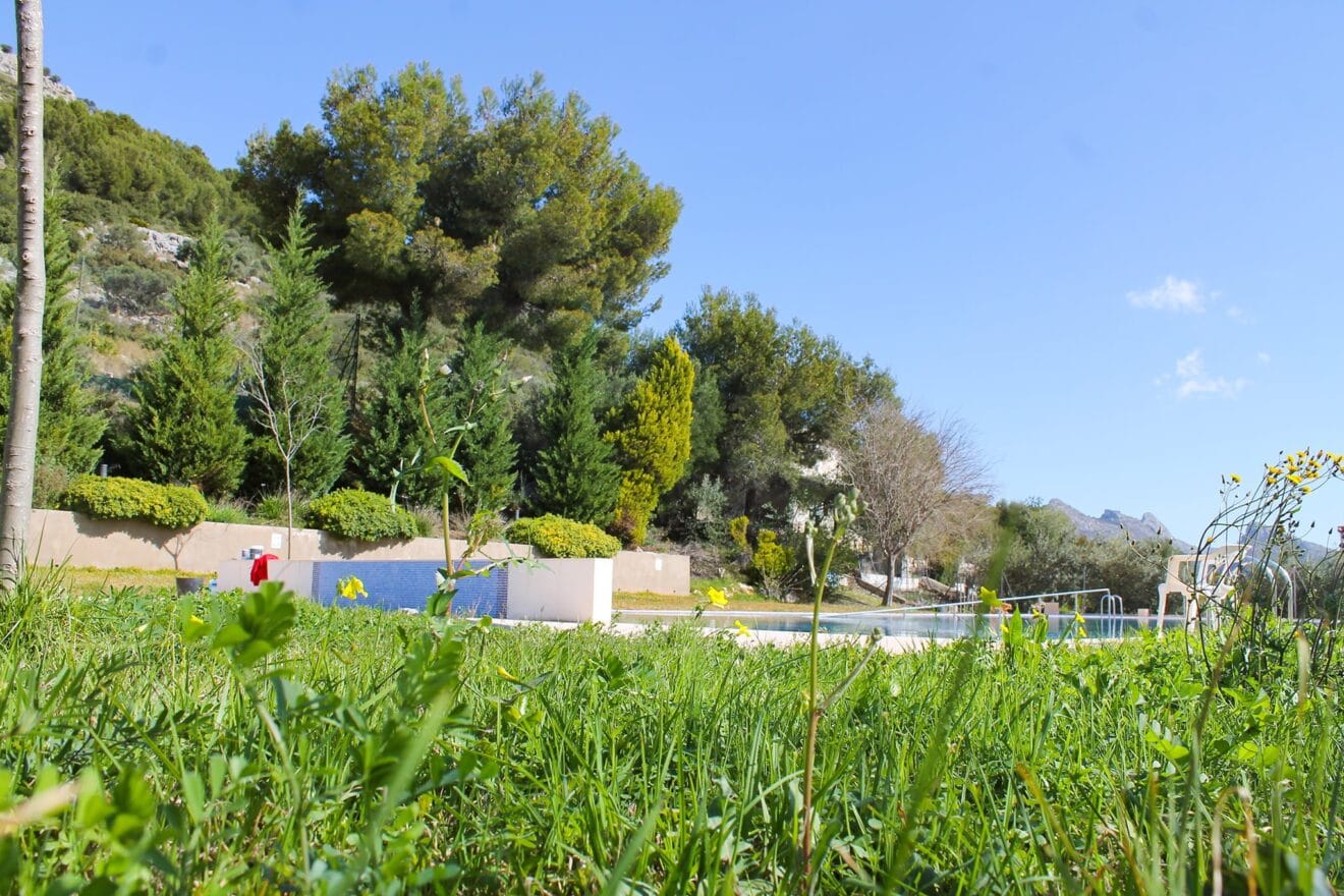 Imagen de la piscina pública de Sagra