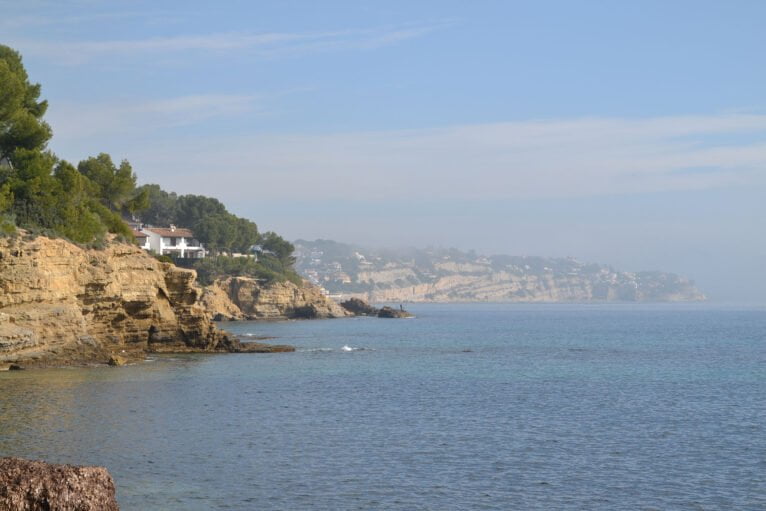 Vista general de la playa de la Fustera de Benissa