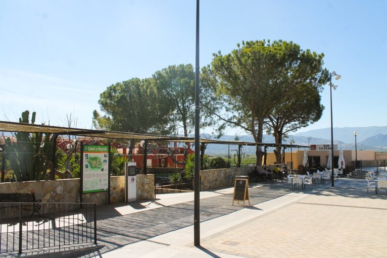 Plaça del Crist de Sanet i Negrals