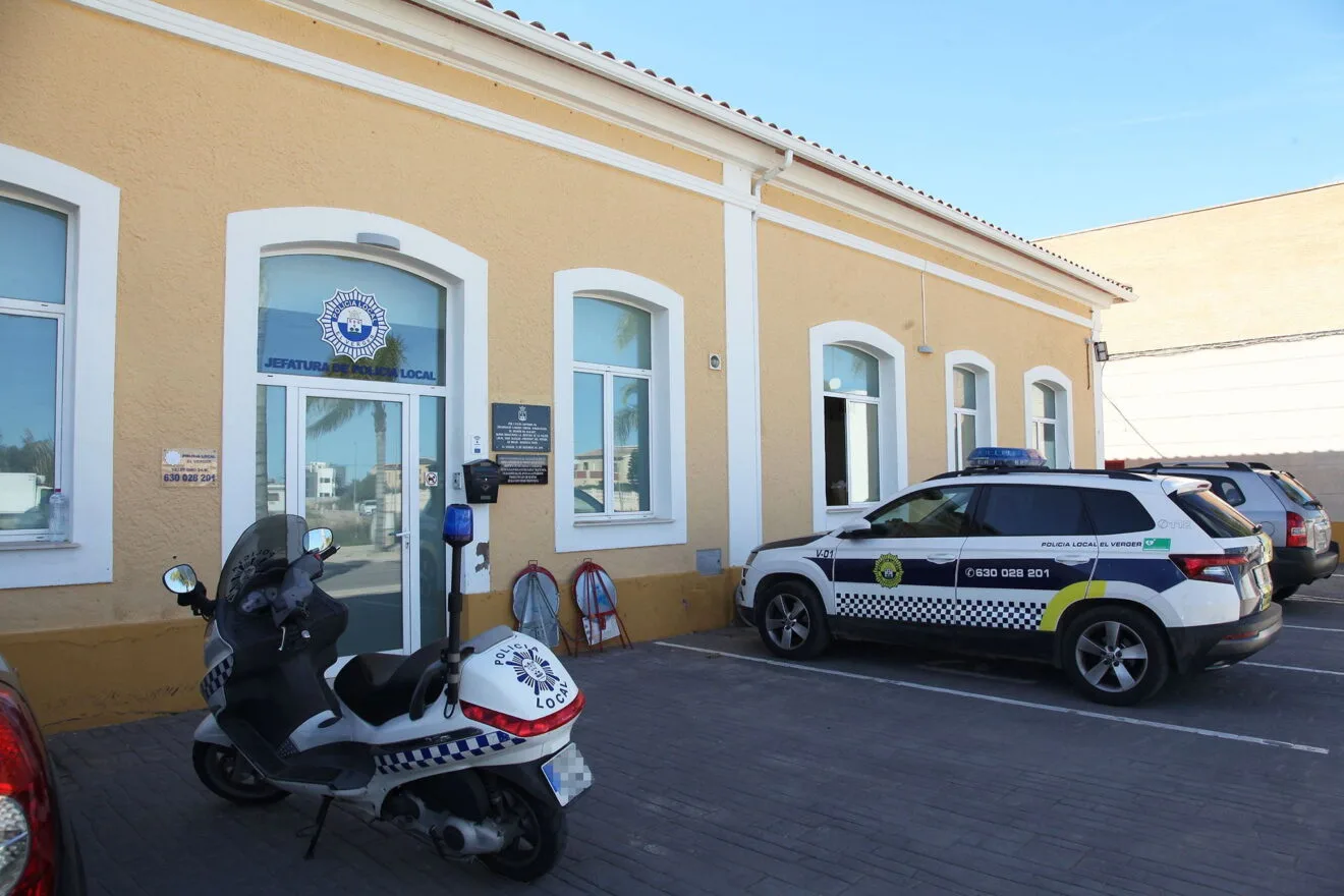 Exterior de las dependencias de la Policía Local del Verger