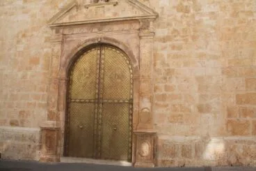Portón de la iglesia de la Santa Cruz de Pedreguer
