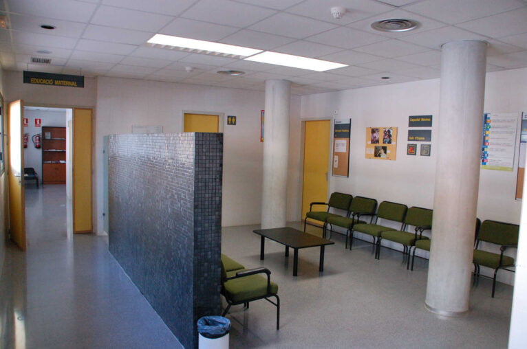 Sala de espera en el Centro de Salud del Verger - Marina Salud